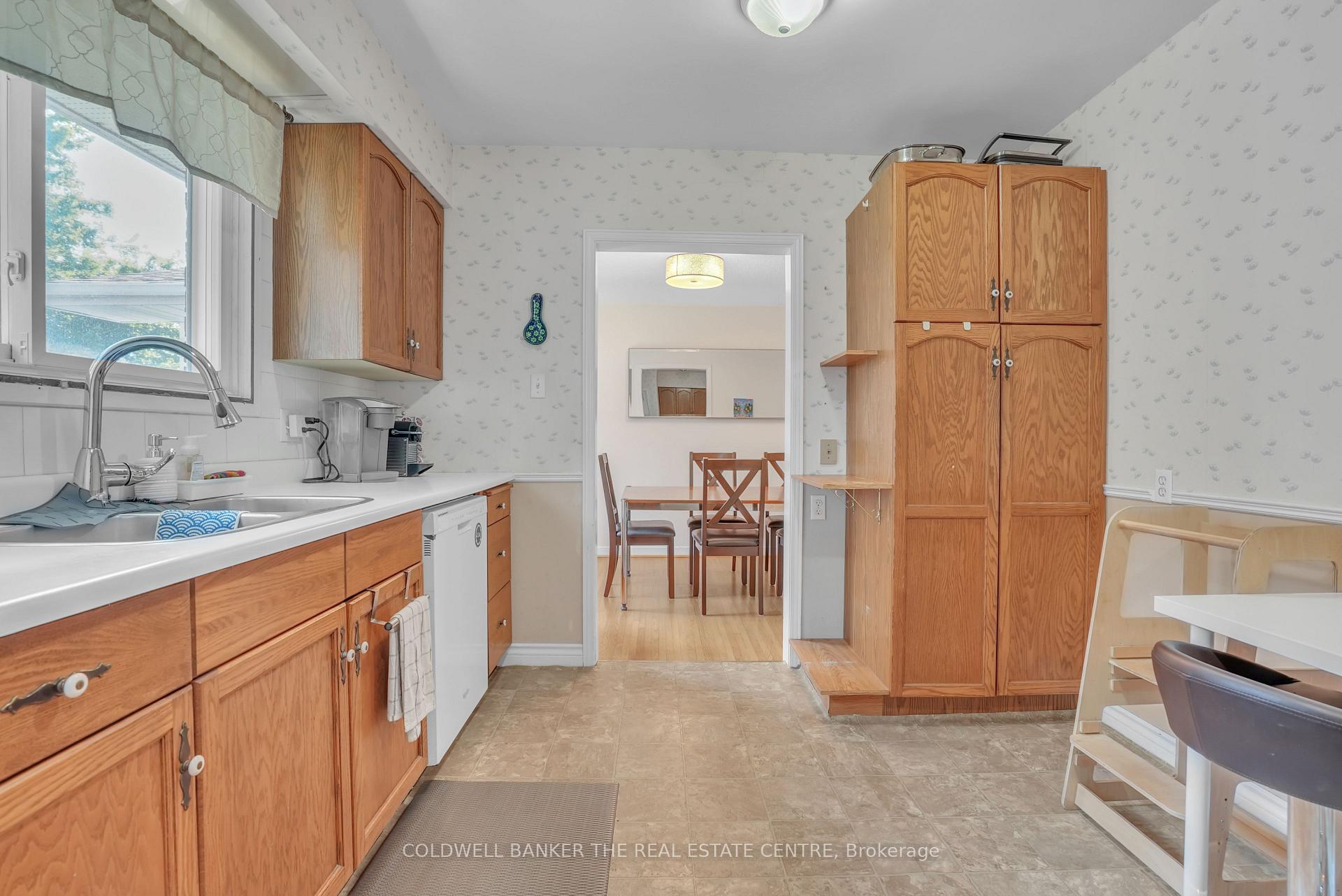 Photo 15 of 40 Springhome Road, Barrie, Allandale Heights — HOMEH