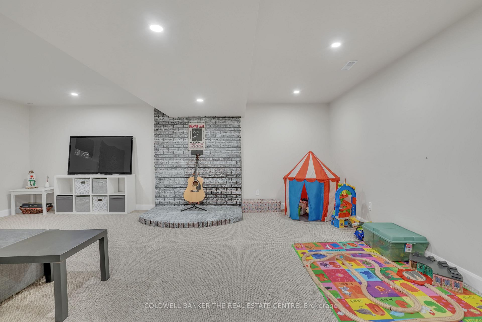 Photo 27 of 40 Springhome Road, Barrie, Allandale Heights — HOMEH