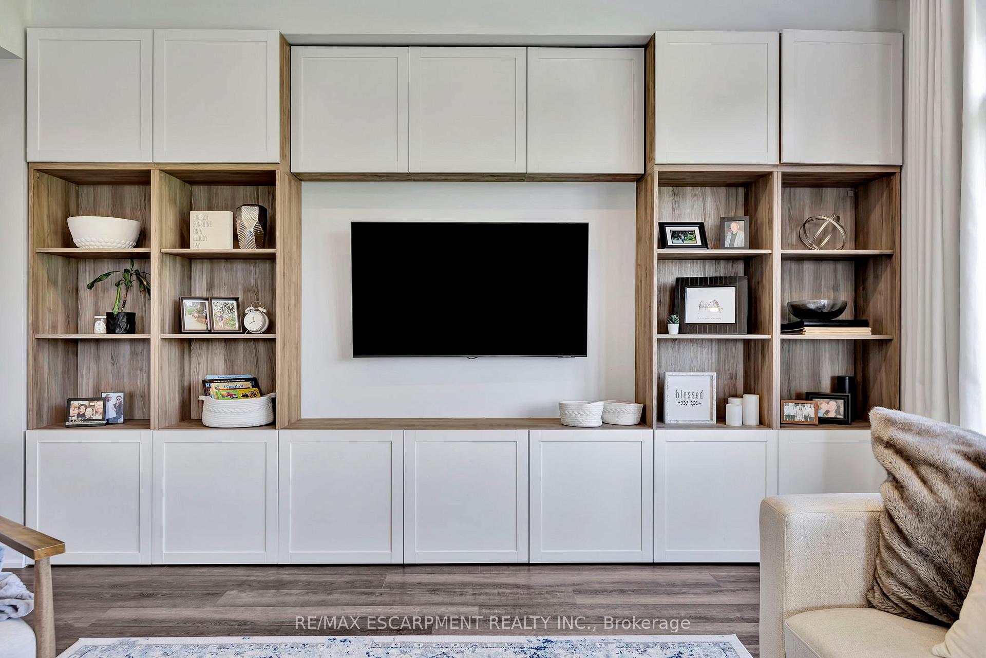 Photo 8 of 123 Hartley Avenue, Brant, Paris — HOMEH