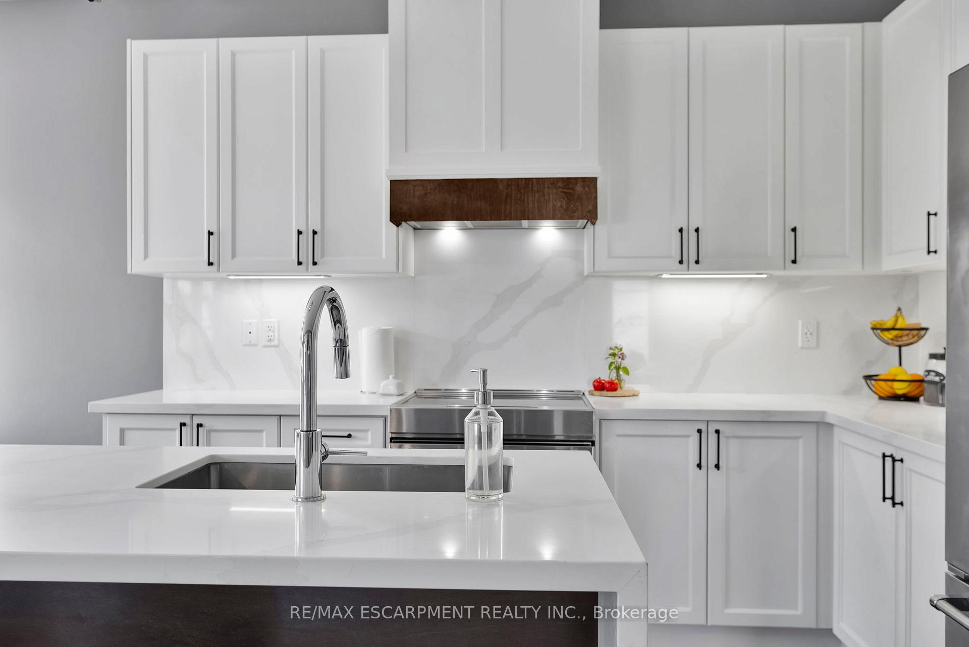 Photo 13 of 123 Hartley Avenue, Brant, Paris — HOMEH
