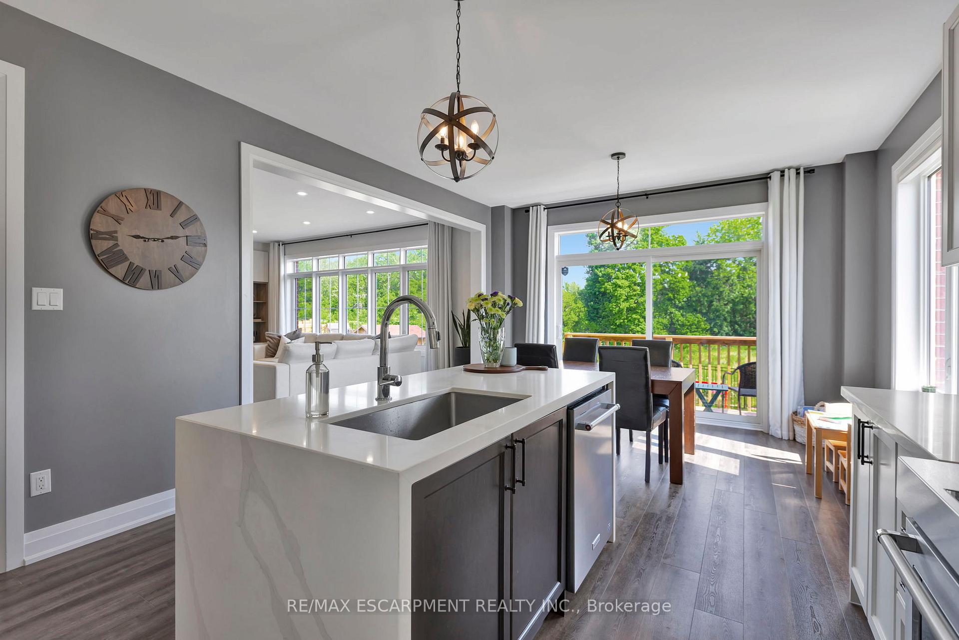 Photo 15 of 123 Hartley Avenue, Brant, Paris — HOMEH