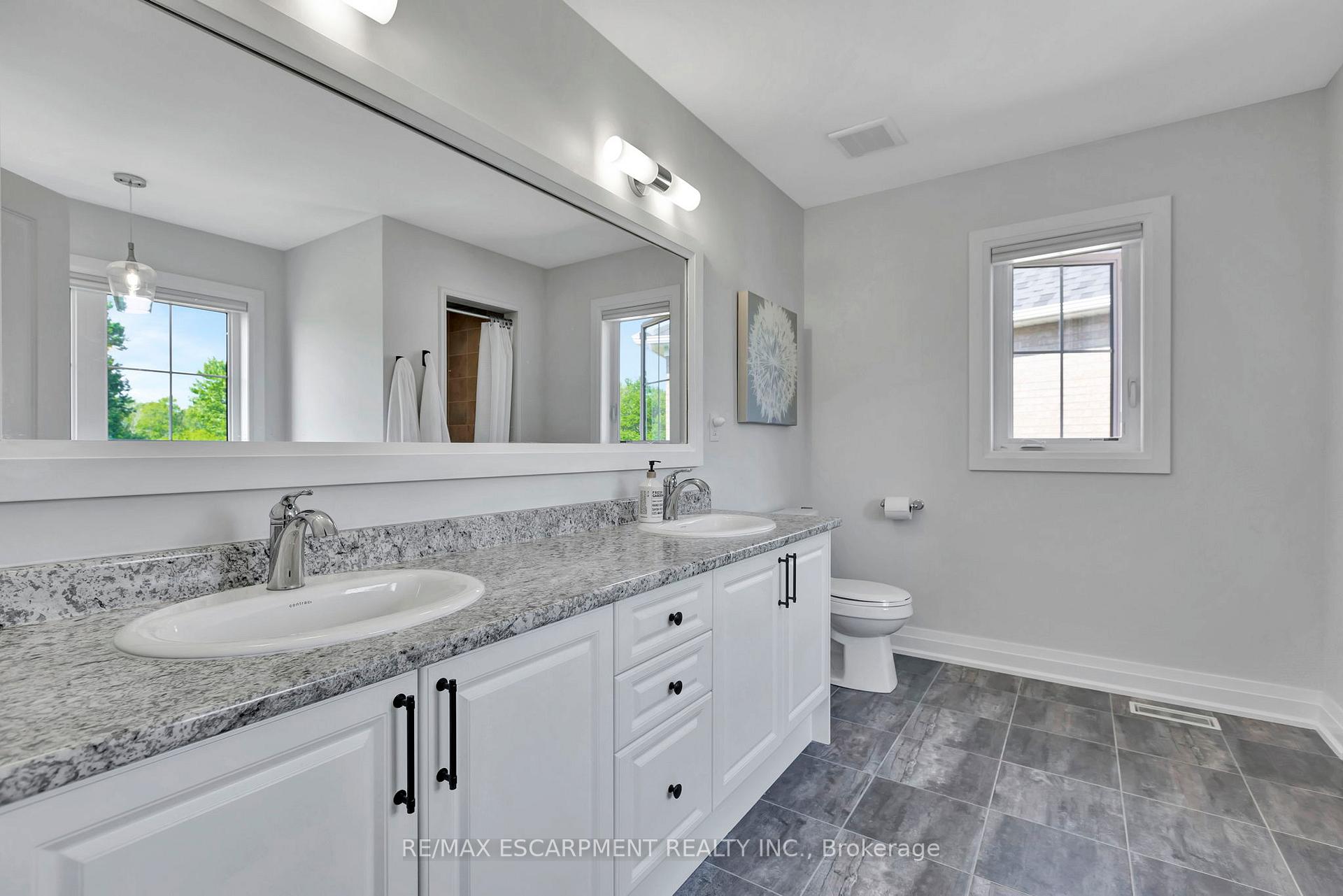 Photo 24 of 123 Hartley Avenue, Brant, Paris — HOMEH