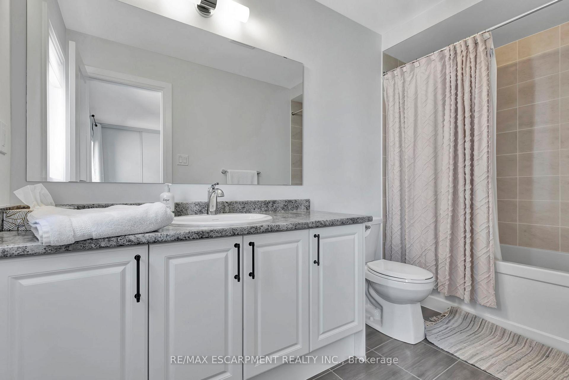 Photo 31 of 123 Hartley Avenue, Brant, Paris — HOMEH