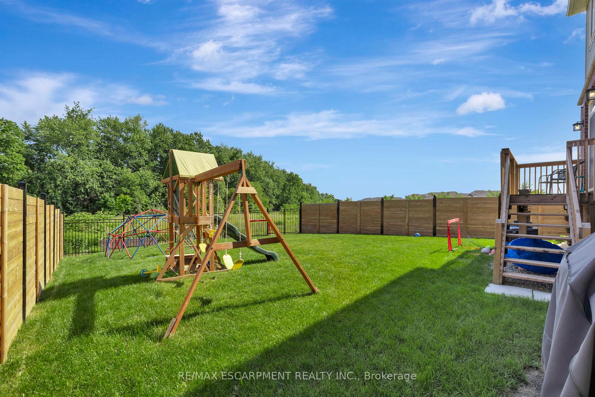 Photo 35 of 123 Hartley Avenue, Brant, Paris — HOMEH