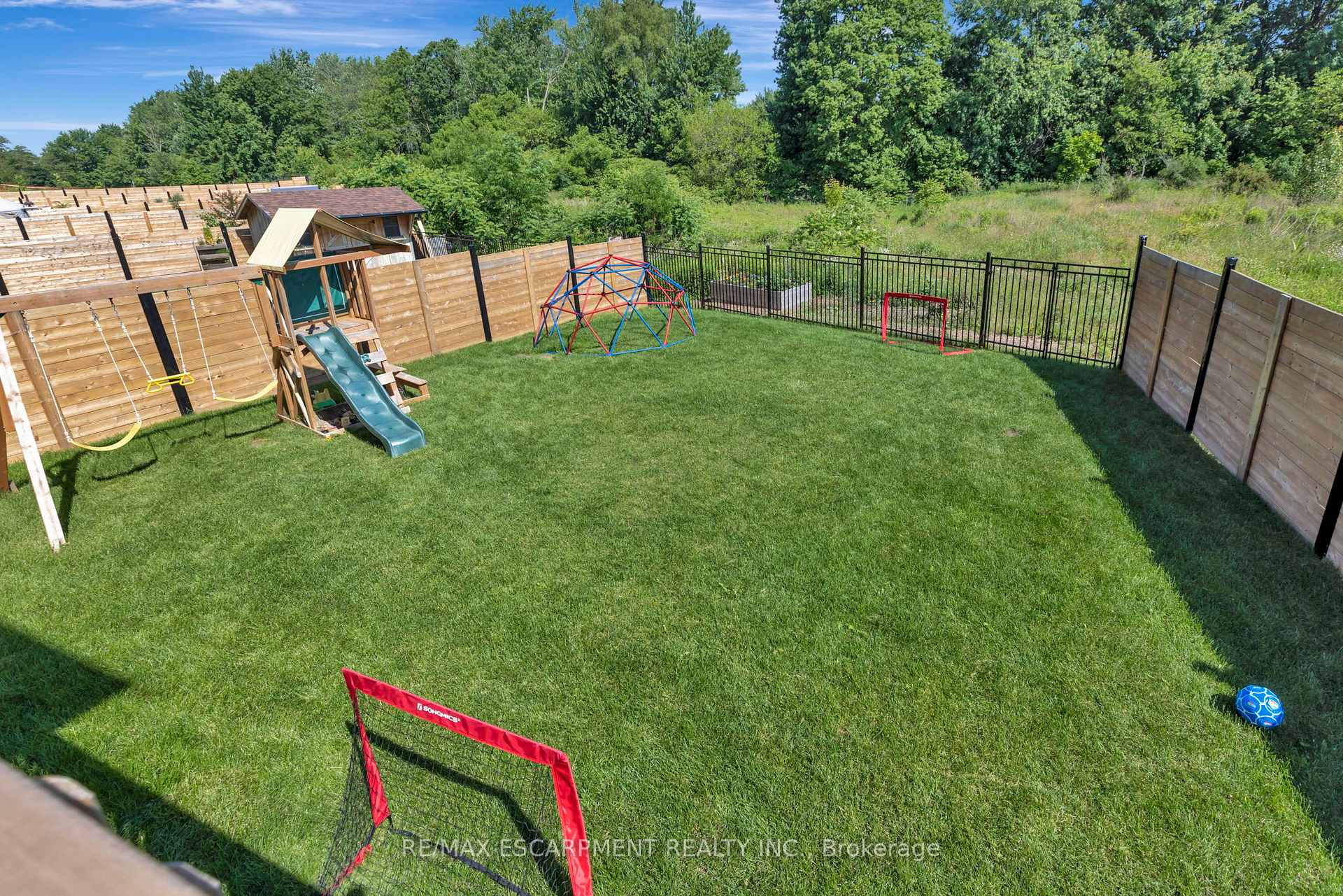Photo 37 of 123 Hartley Avenue, Brant, Paris — HOMEH