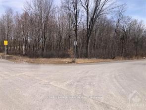 Photo 1 of 1001 Green Jacket Crescent, Ottawa, Greely — HOMEH