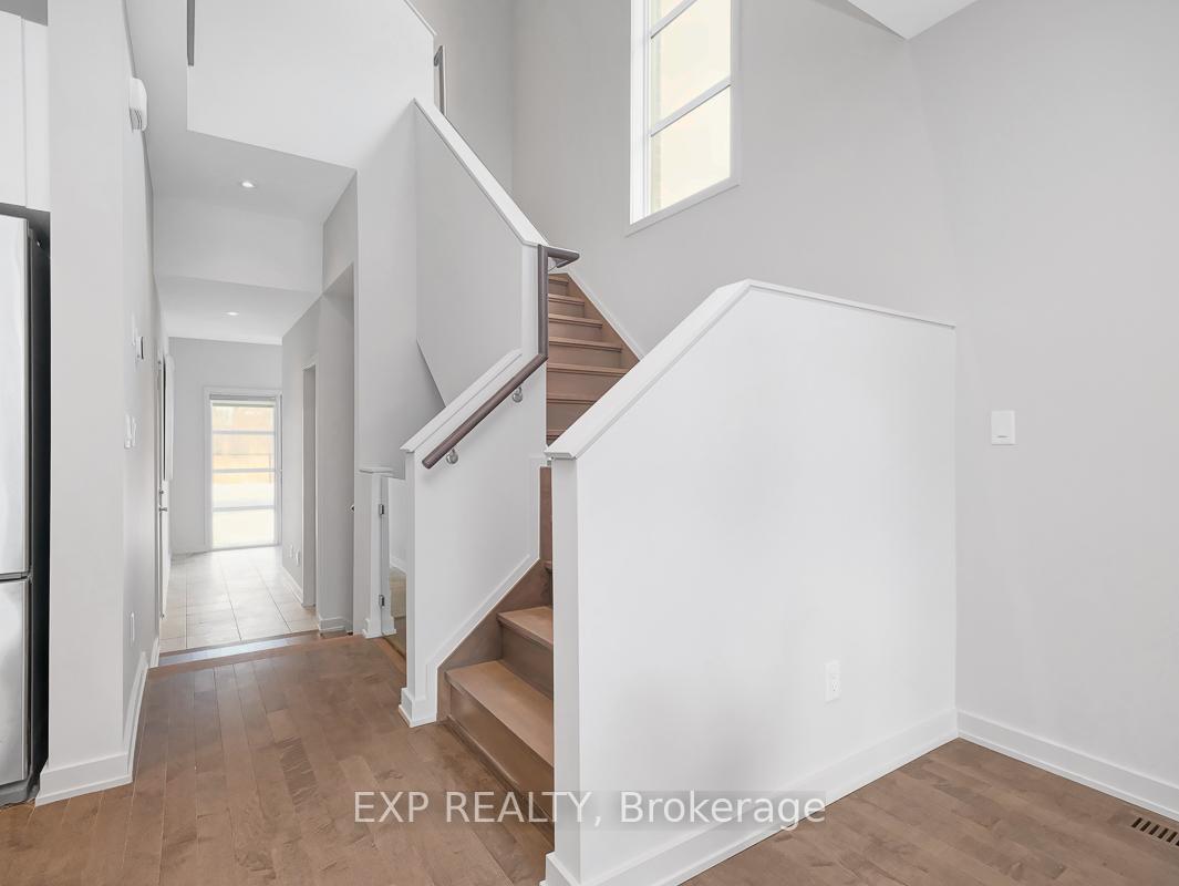 Photo 3 of 499 Markdale Terrace, Ottawa, Riverside South/Gloucester Glen — HOMEH