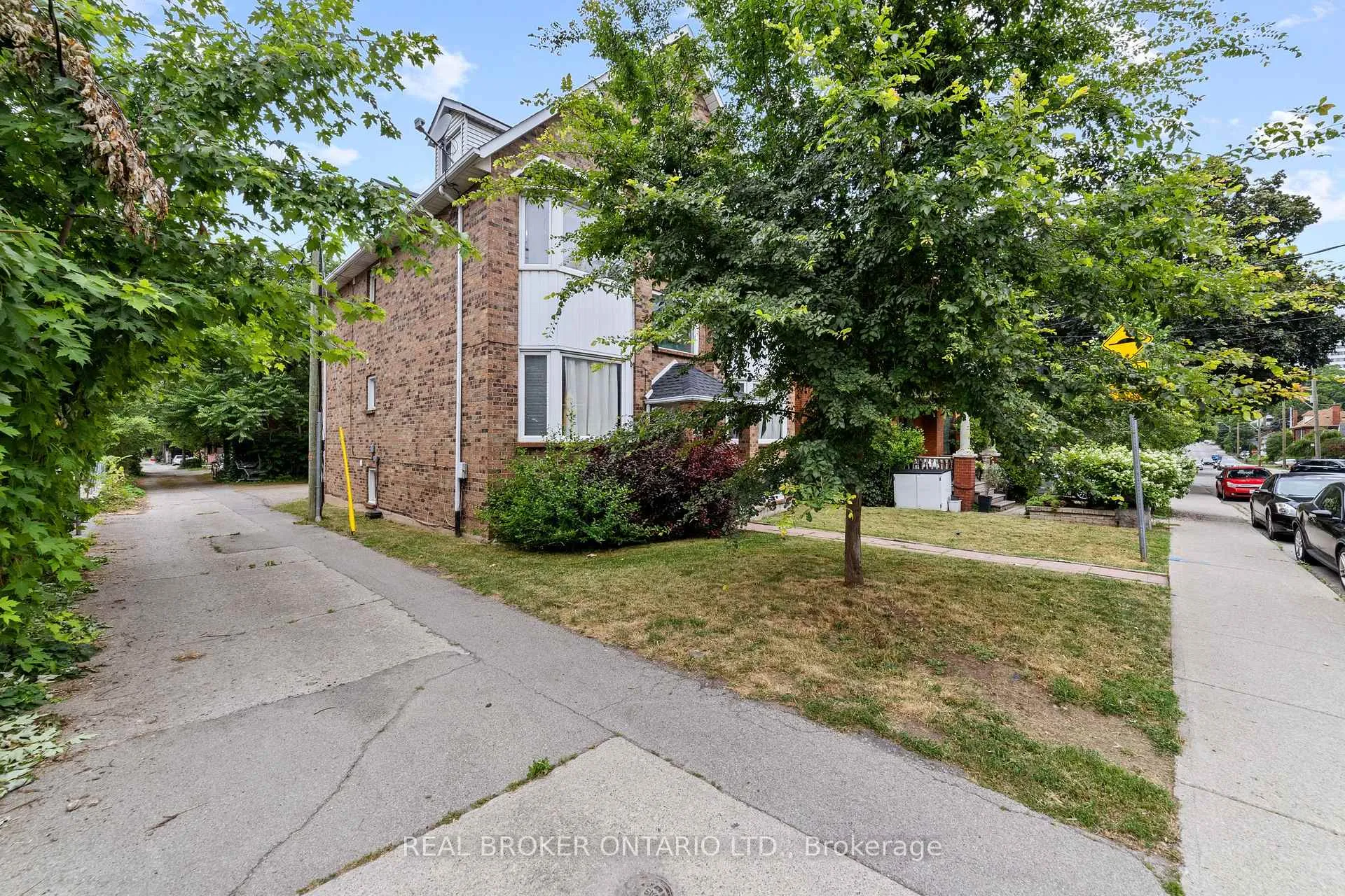 Photo 3 of 220 Caroline Street S, Hamilton, Durand — HOMEH