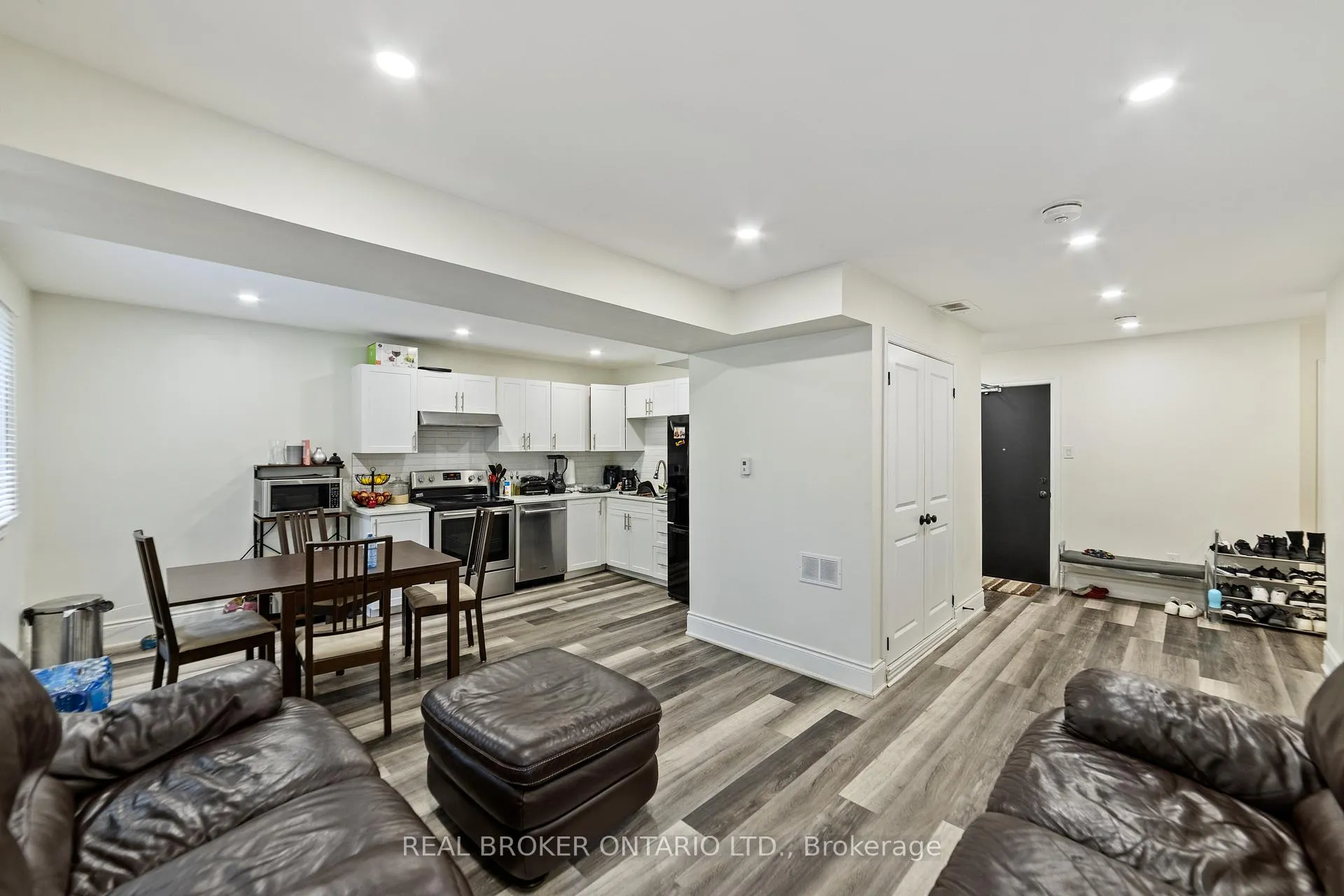 Photo 6 of 220 Caroline Street S, Hamilton, Durand — HOMEH