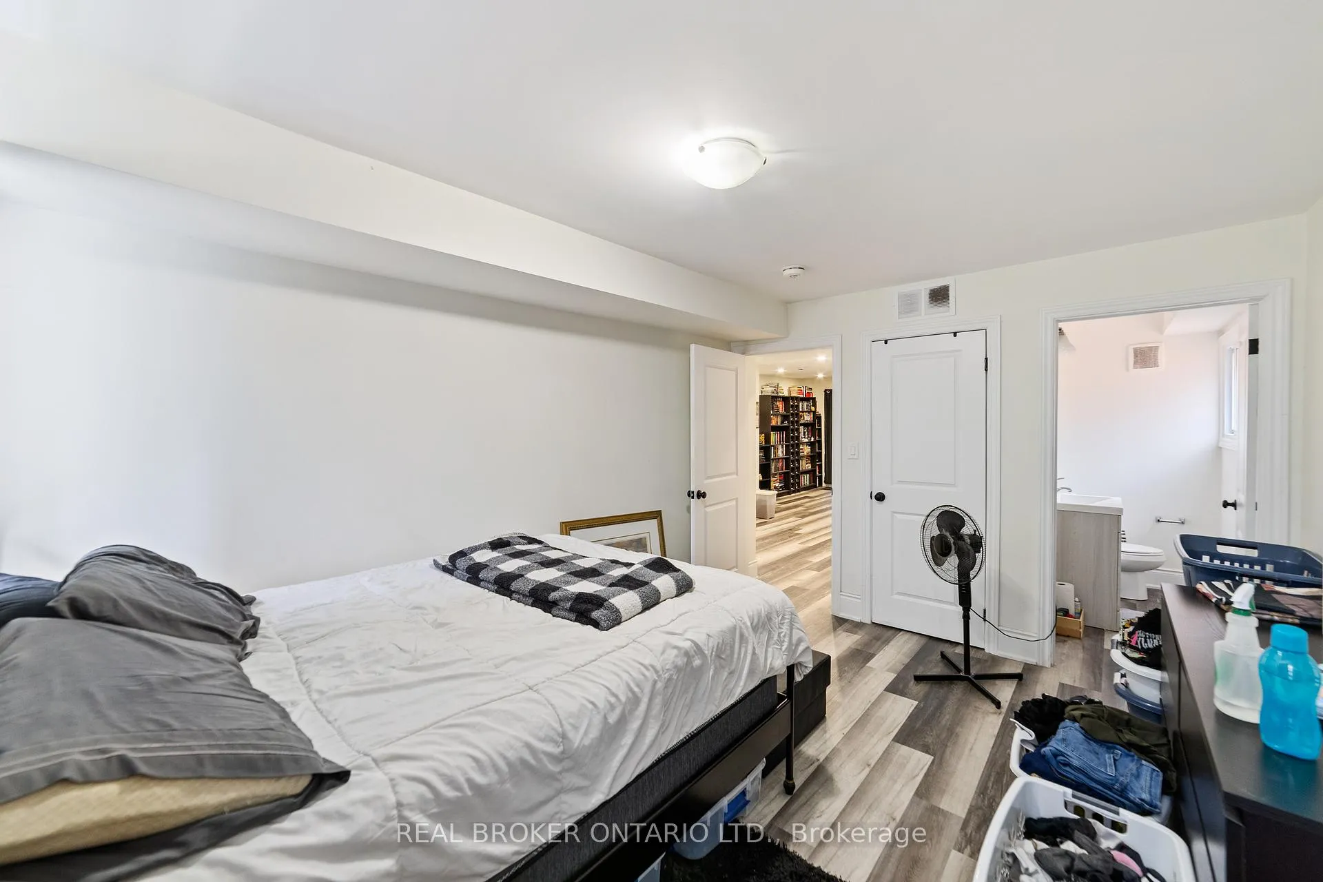 Photo 26 of 220 Caroline Street S, Hamilton, Durand — HOMEH