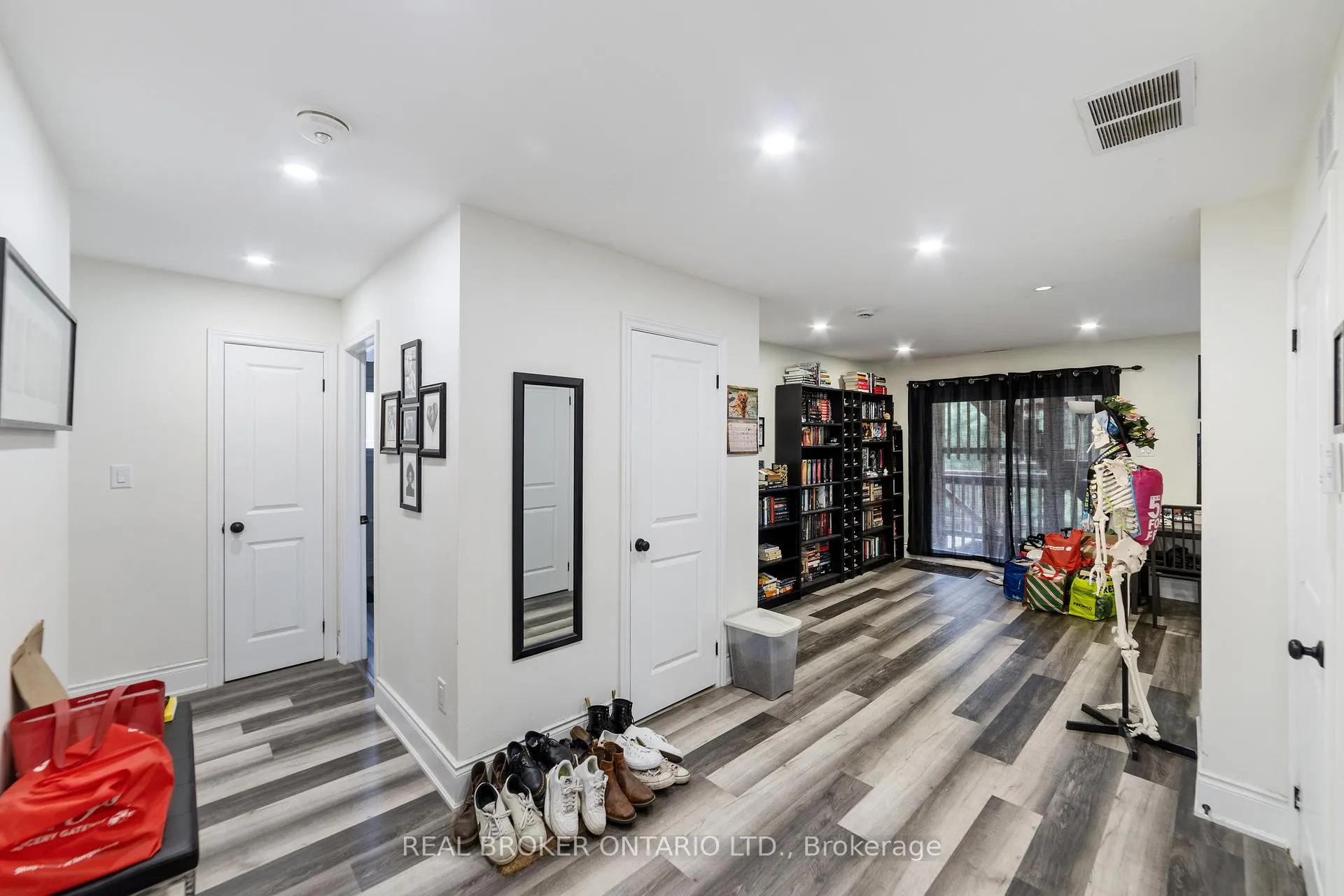 Photo 29 of 220 Caroline Street S, Hamilton, Durand — HOMEH