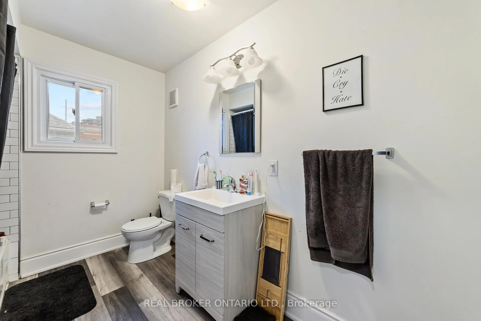 Photo 38 of 220 Caroline Street S, Hamilton, Durand — HOMEH