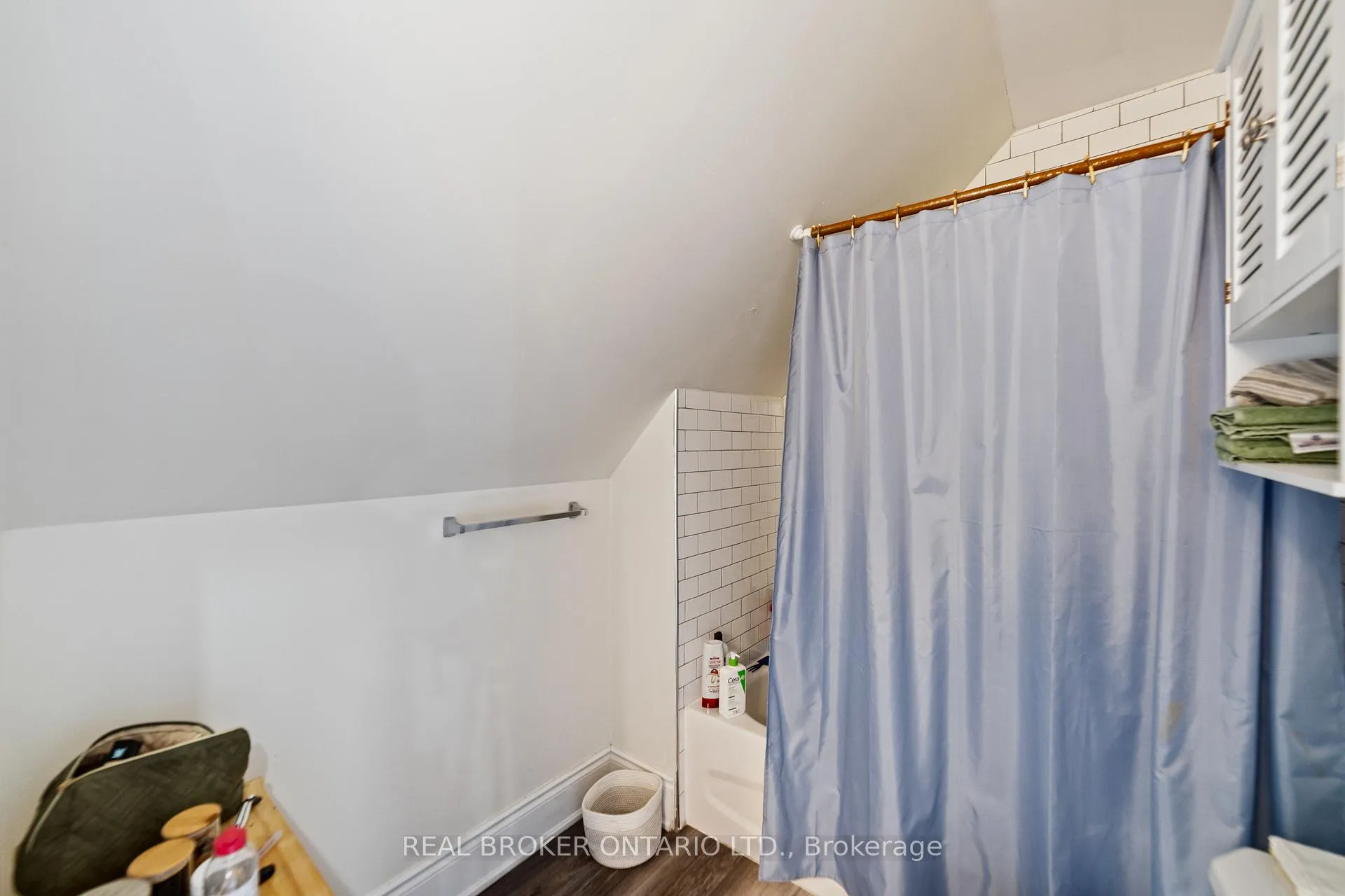 Photo 54 of 220 Caroline Street S, Hamilton, Durand — HOMEH