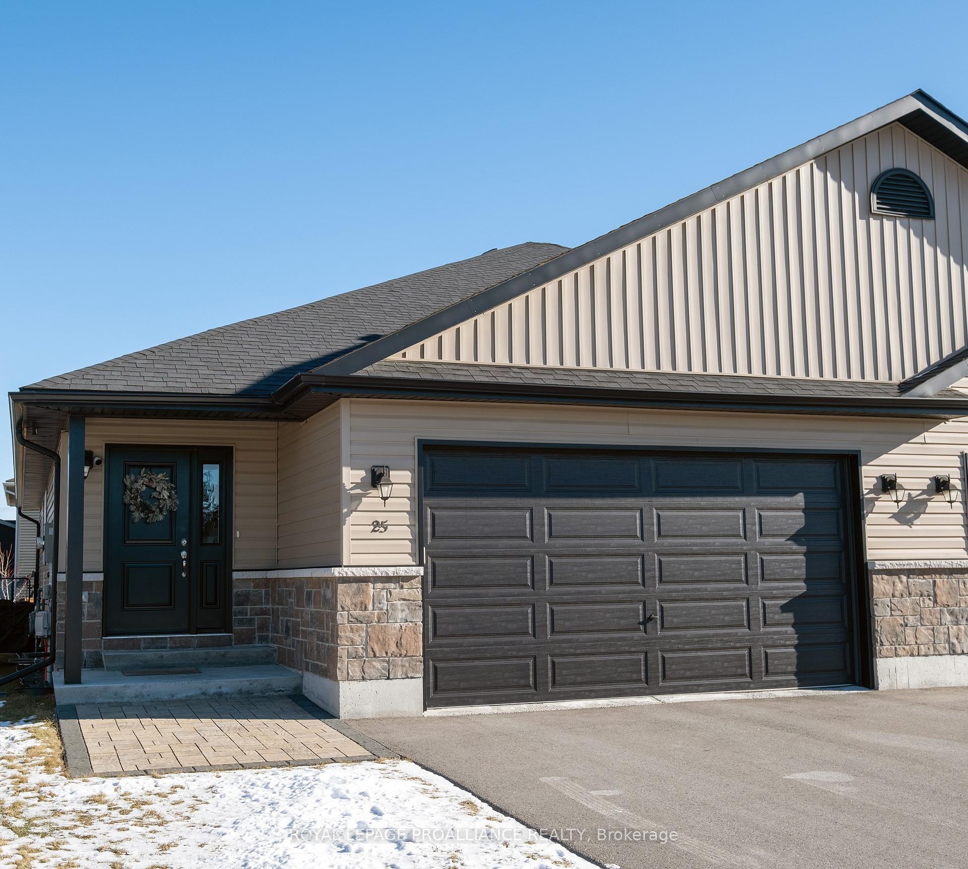 Photo 1 of 25 Lehtinen Crescent, Belleville, Belleville Ward — HOMEH