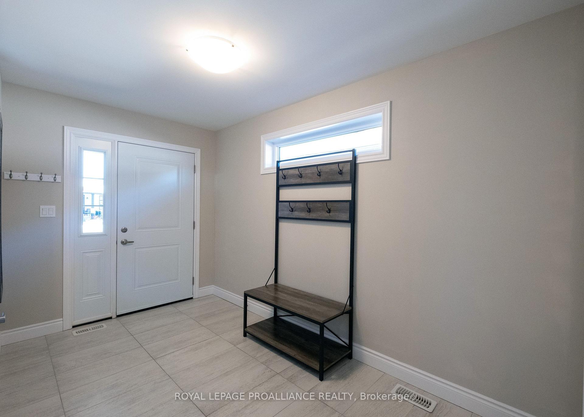 Photo 4 of 25 Lehtinen Crescent, Belleville, Belleville Ward — HOMEH