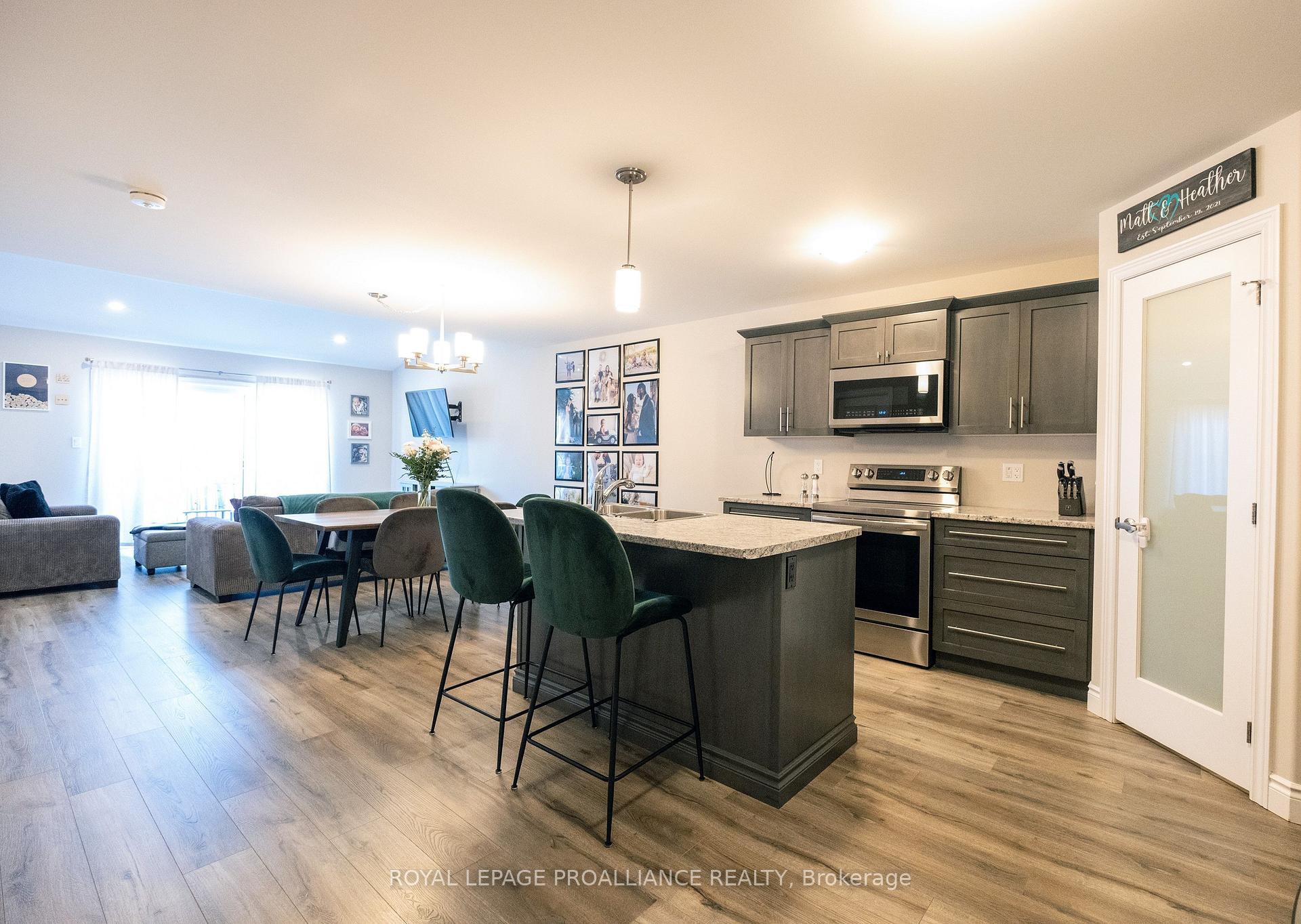 Photo 10 of 25 Lehtinen Crescent, Belleville, Belleville Ward — HOMEH