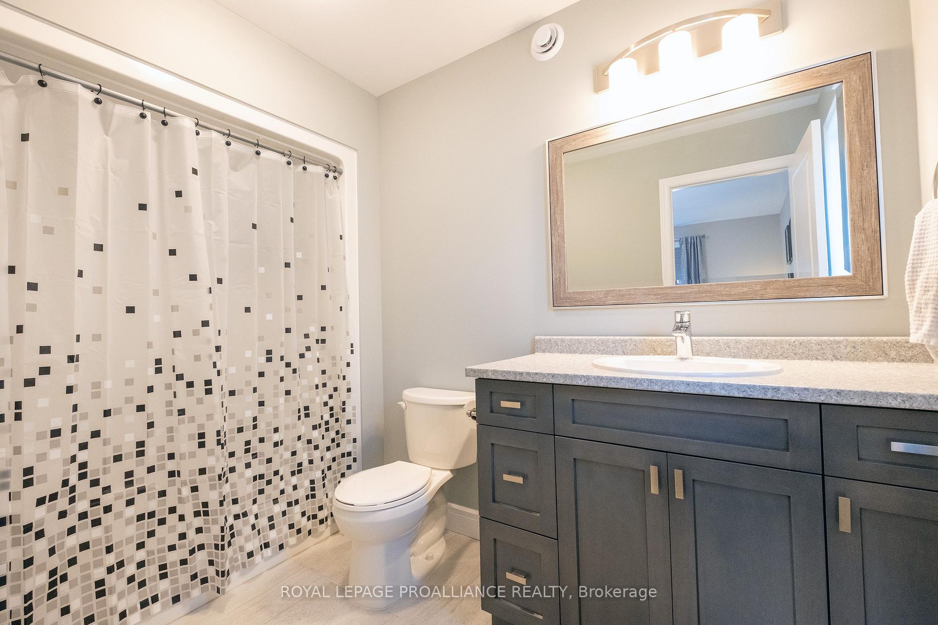 Photo 18 of 25 Lehtinen Crescent, Belleville, Belleville Ward — HOMEH