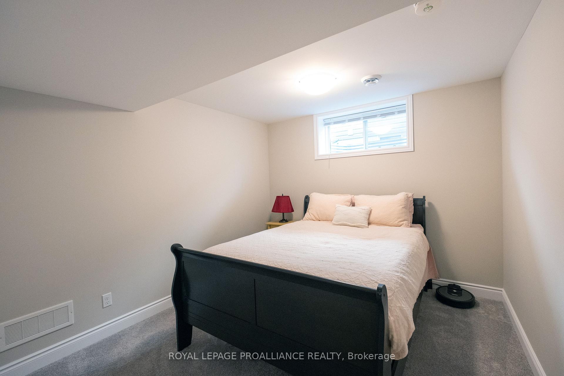 Photo 22 of 25 Lehtinen Crescent, Belleville, Belleville Ward — HOMEH