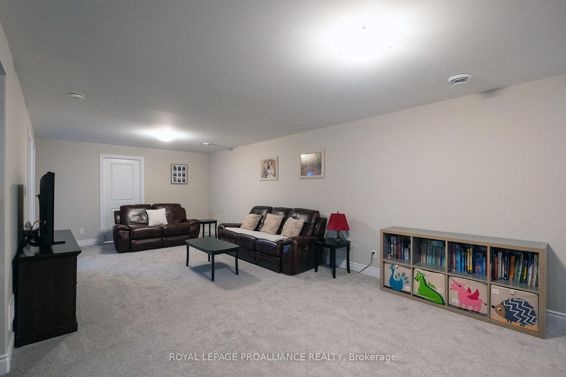 Photo 24 of 25 Lehtinen Crescent, Belleville, Belleville Ward — HOMEH