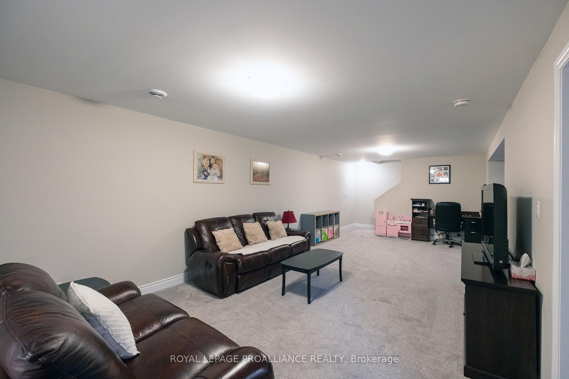 Photo 25 of 25 Lehtinen Crescent, Belleville, Belleville Ward — HOMEH