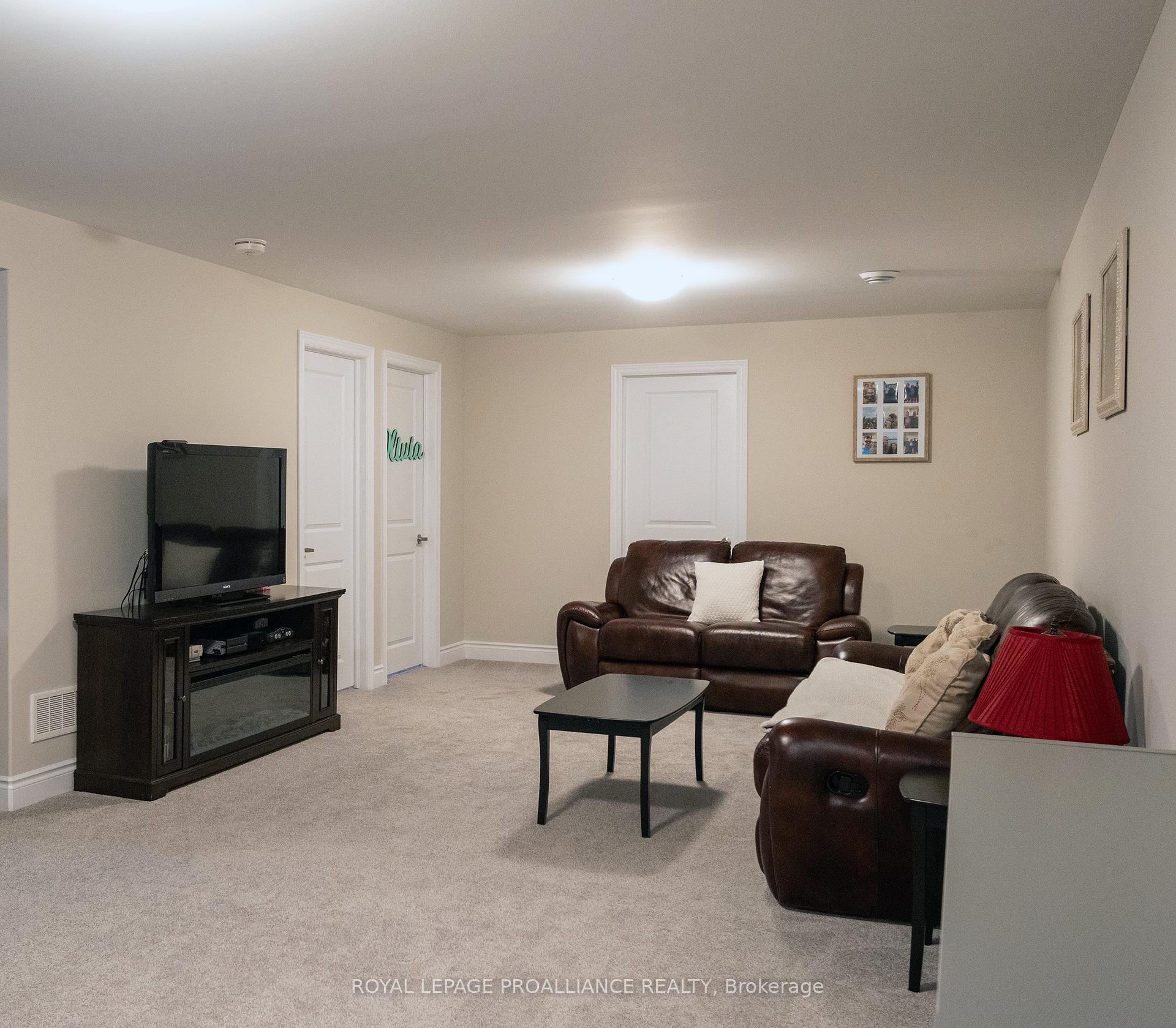 Photo 26 of 25 Lehtinen Crescent, Belleville, Belleville Ward — HOMEH