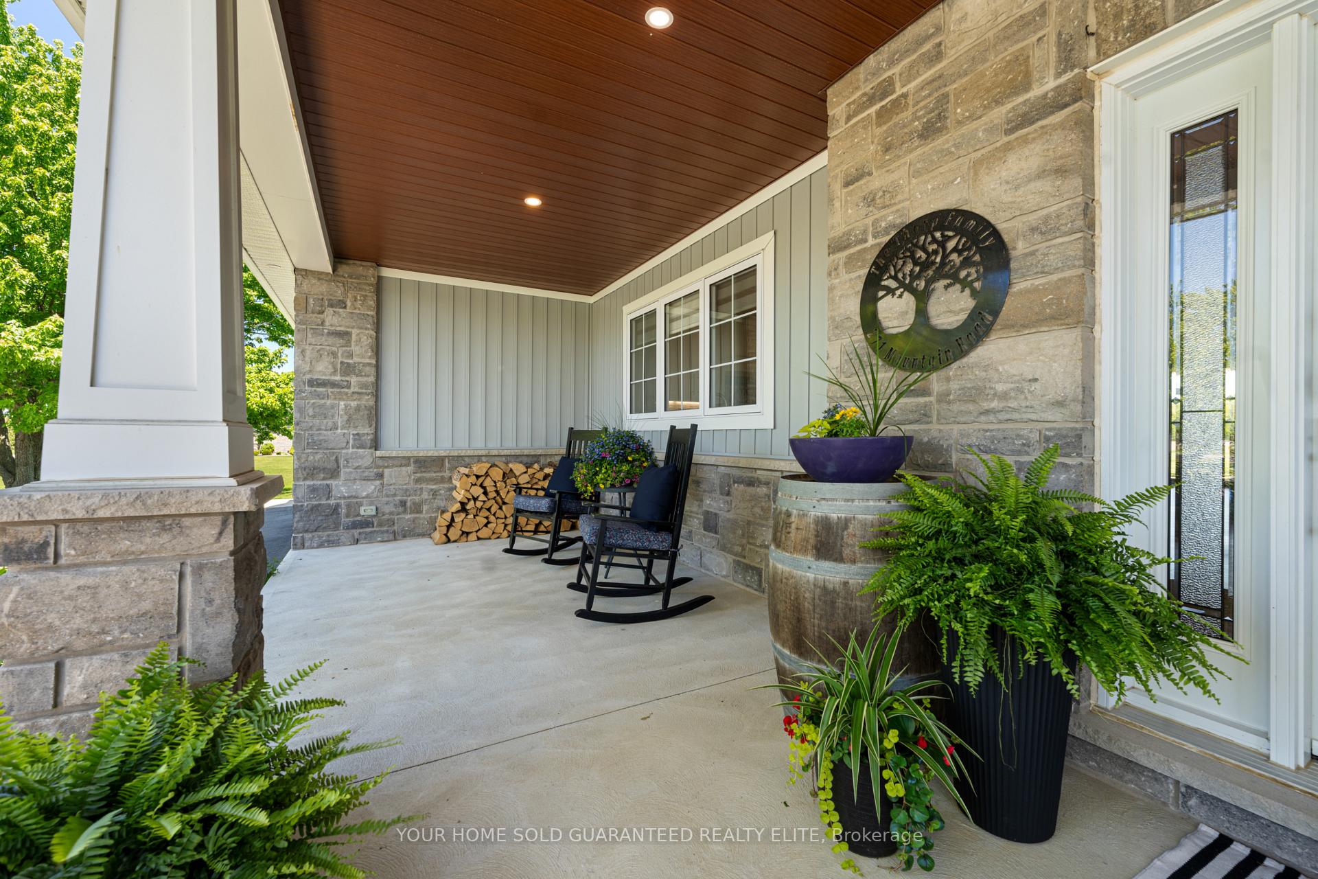 Photo 46 of 271 Mountain Road, Grimsby, Grimsby Escarpment — HOMEH