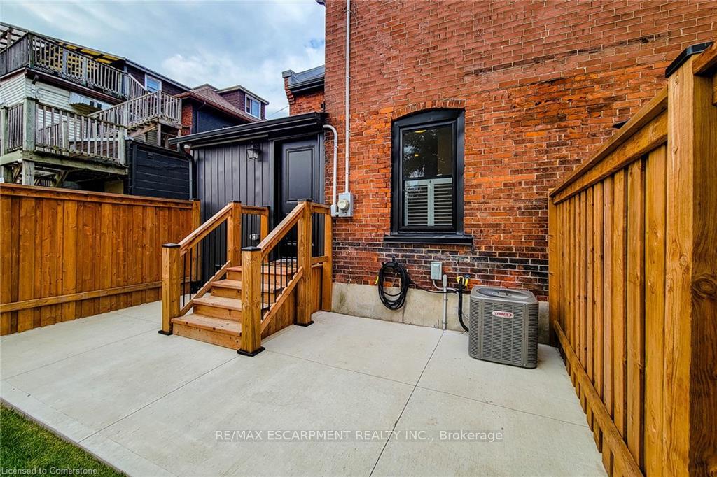 Photo 25 of 8 Ontario Street, Grimsby, Grimsby East — HOMEH