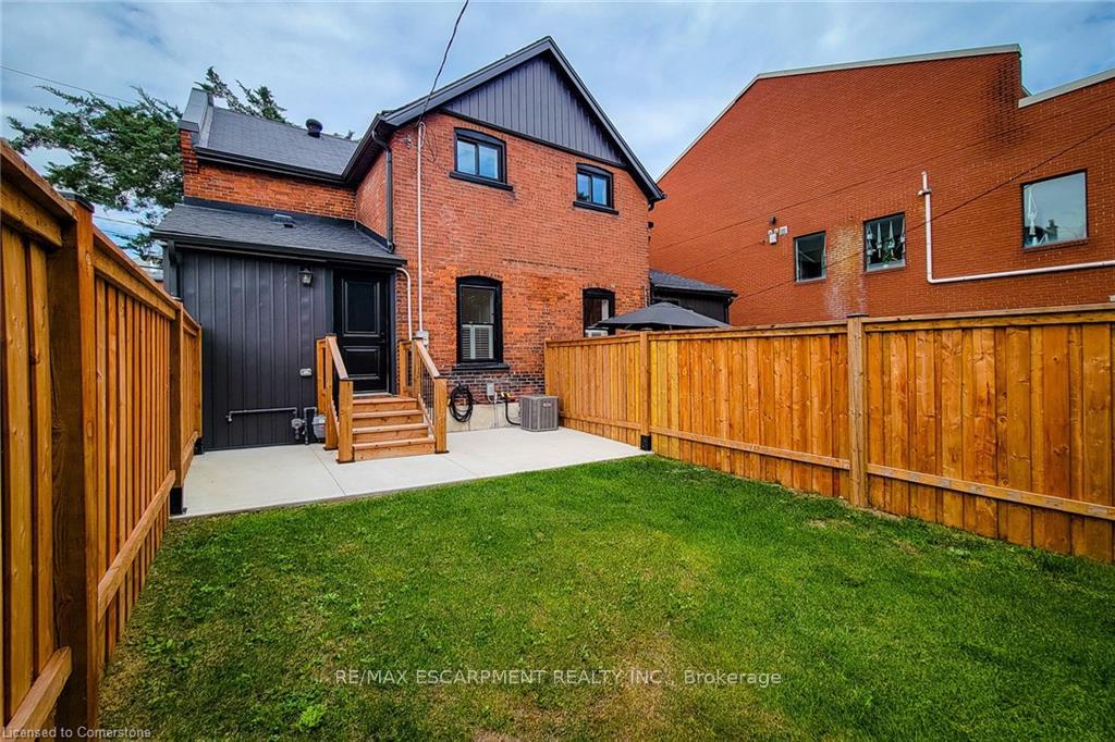 Photo 28 of 8 Ontario Street, Grimsby, Grimsby East — HOMEH