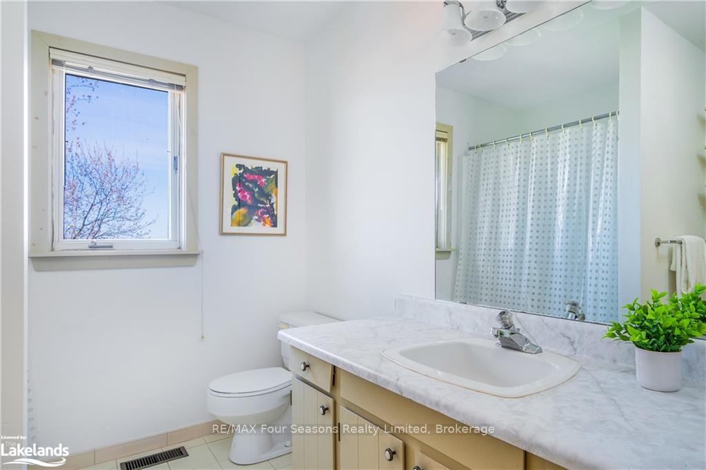 Photo 48 of 39 Glen Rogers Road, Collingwood — HOMEH
