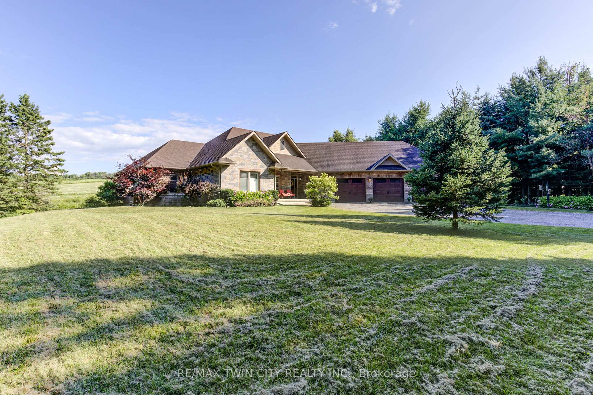 Photo 2 of 9471 Sideroad 17, Erin, Rural Erin — HOMEH