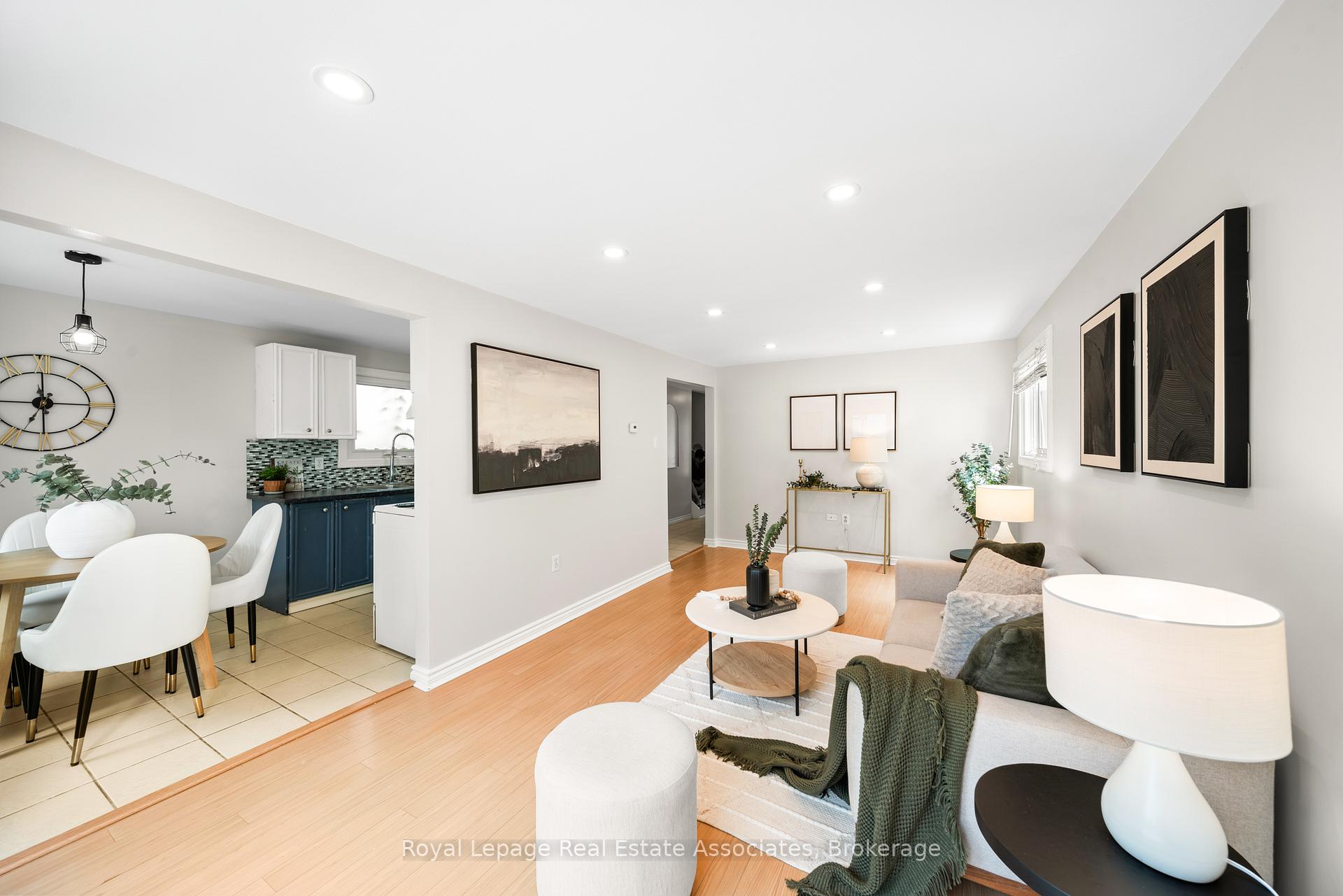 Photo 9 of 44 Hemingway Crescent, Barrie, Letitia Heights — HOMEH