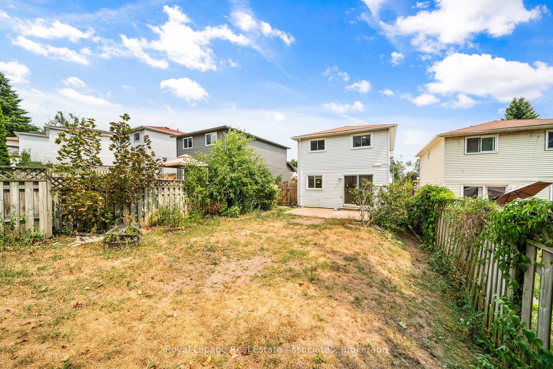 Photo 30 of 44 Hemingway Crescent, Barrie, Letitia Heights — HOMEH