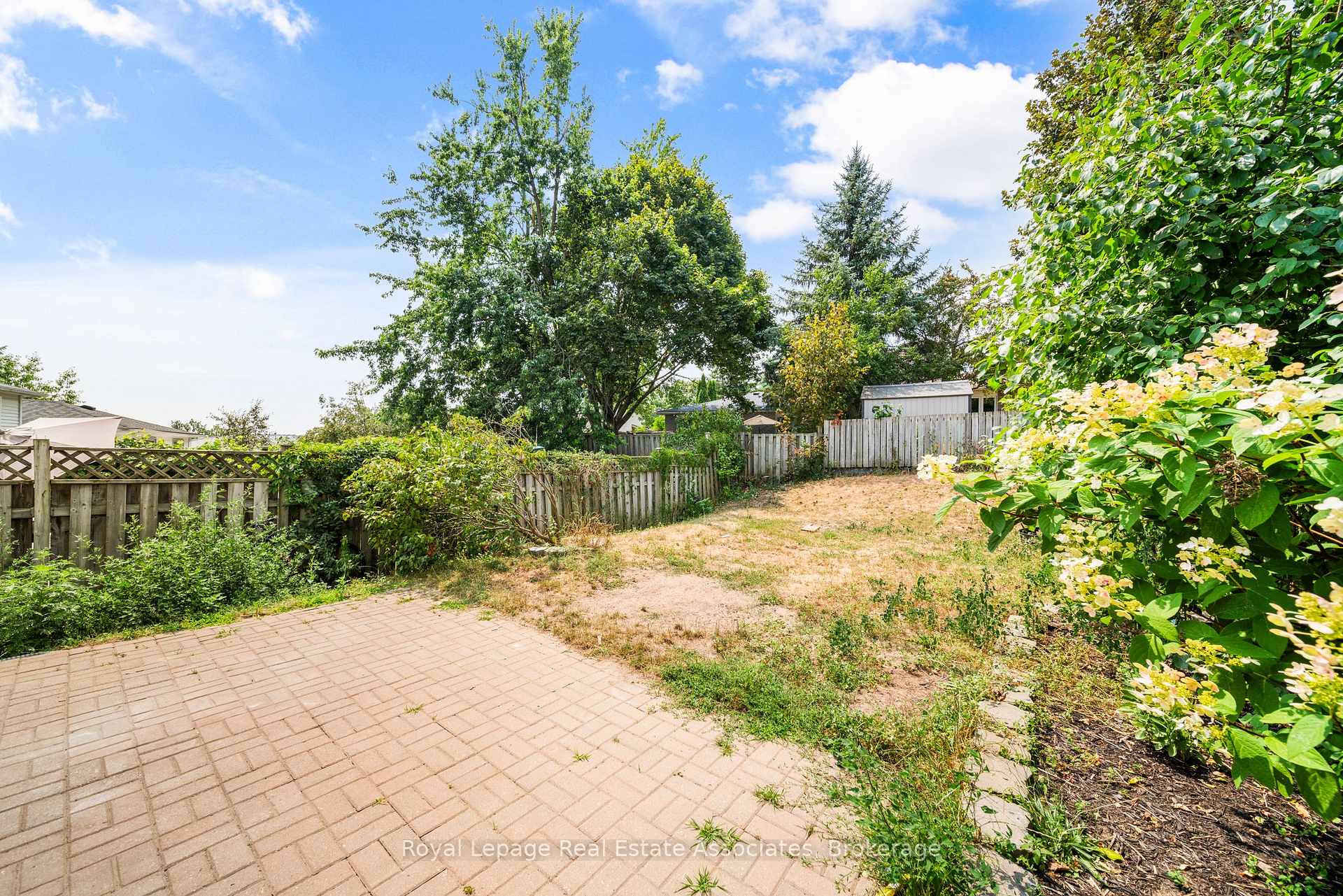 Photo 31 of 44 Hemingway Crescent, Barrie, Letitia Heights — HOMEH