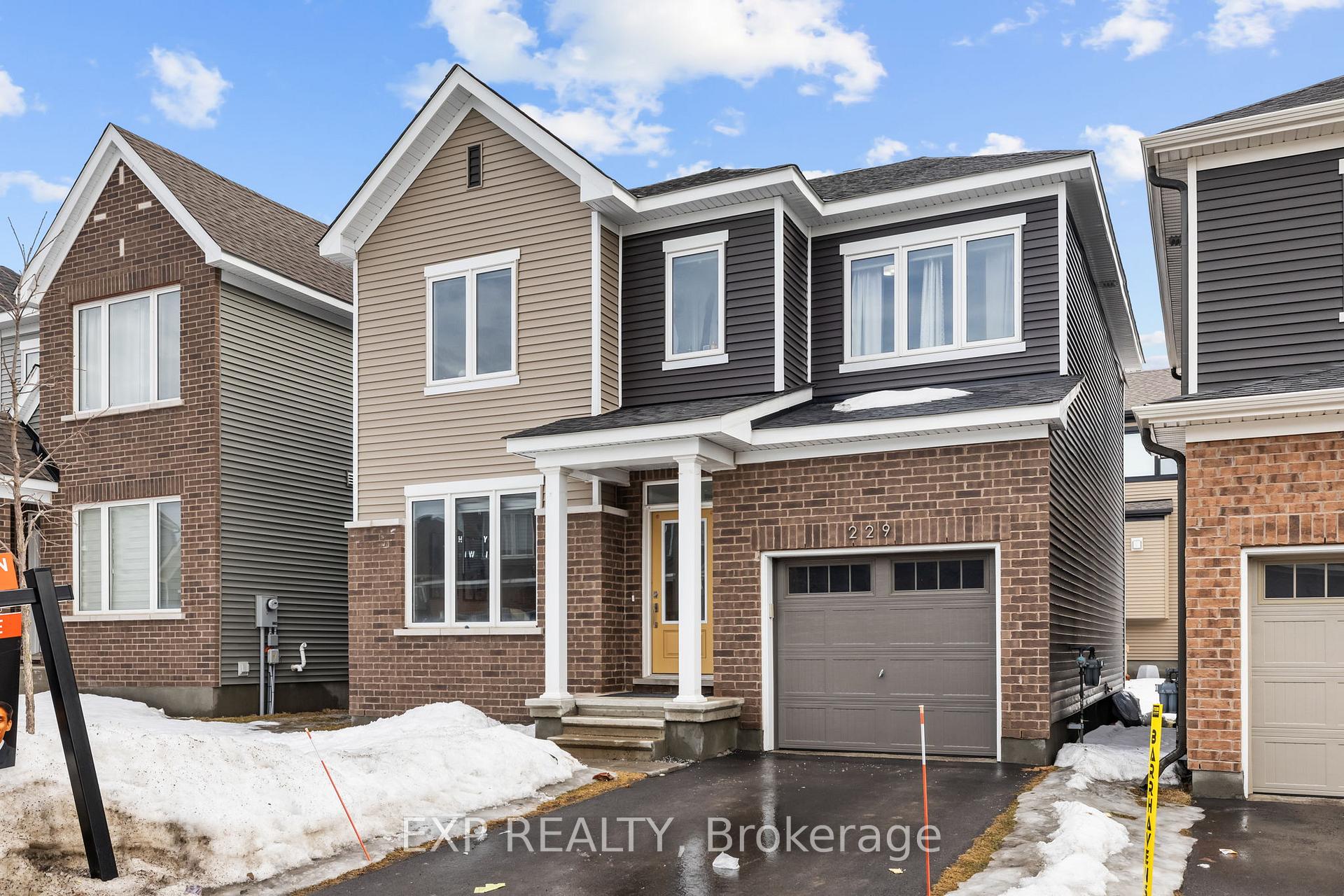 Photo 2 of 229 Appalachian Circle, Ottawa, Barrhaven - Half Moon Bay — HOMEH