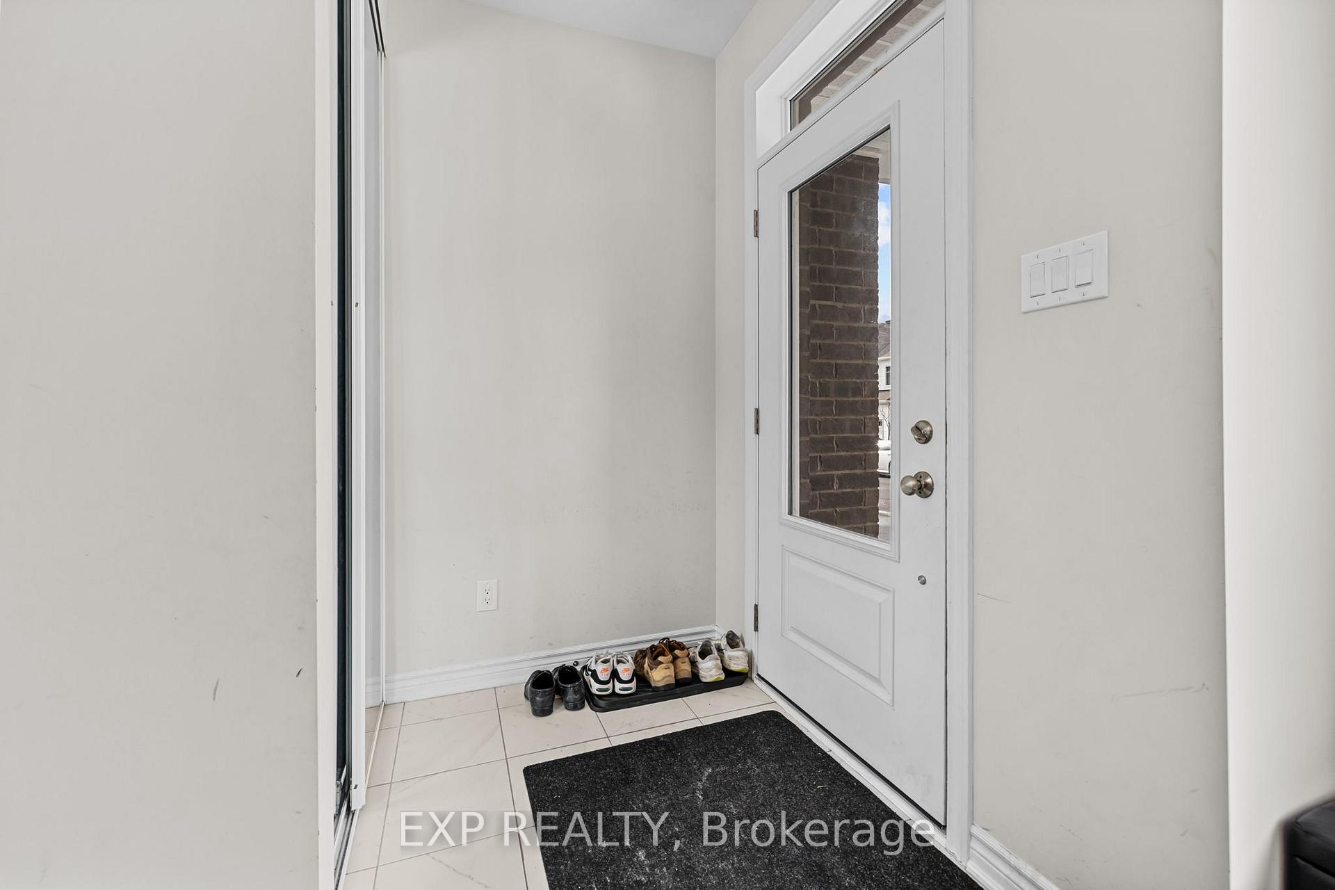 Photo 3 of 229 Appalachian Circle, Ottawa, Barrhaven - Half Moon Bay — HOMEH
