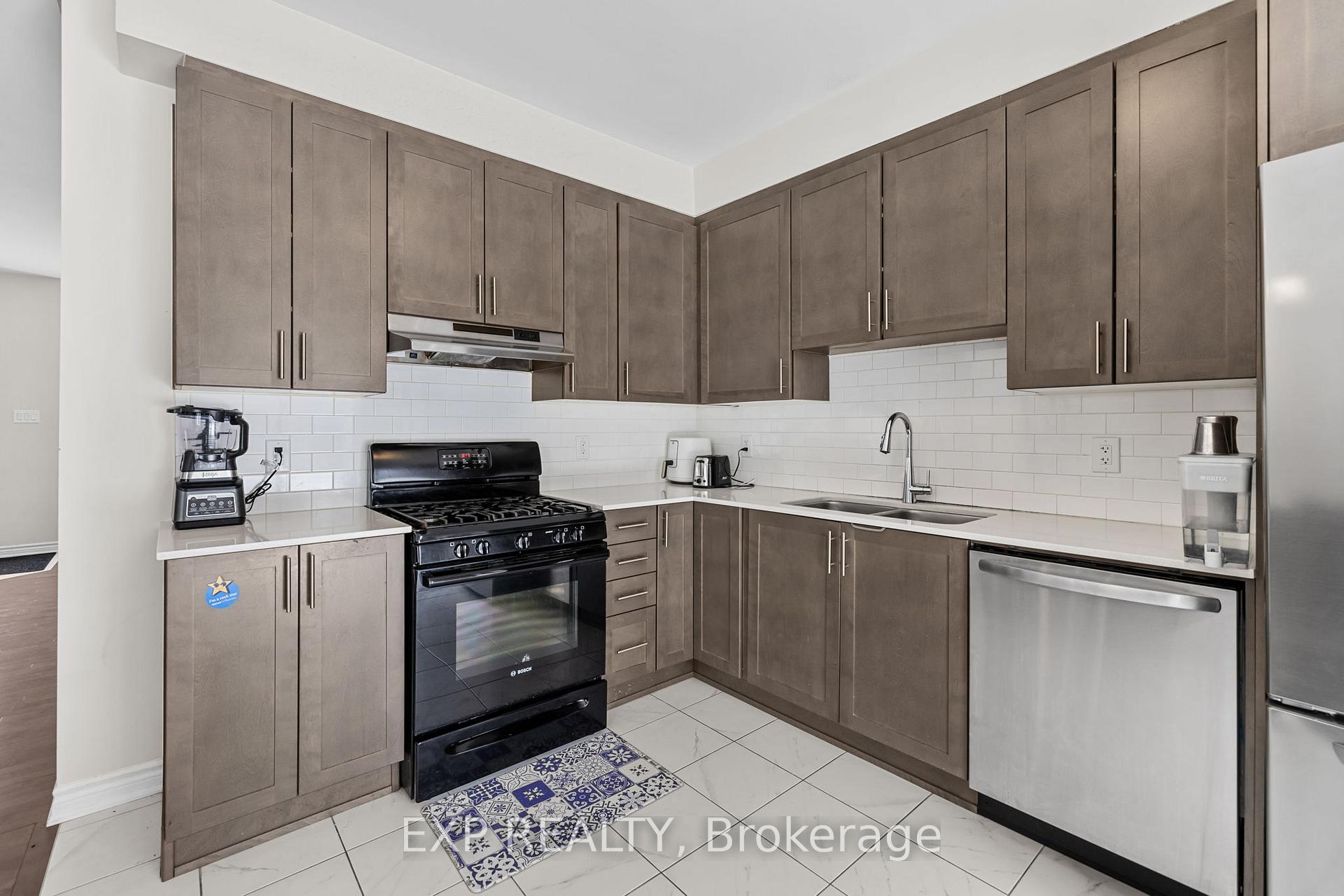 Photo 10 of 229 Appalachian Circle, Ottawa, Barrhaven - Half Moon Bay — HOMEH