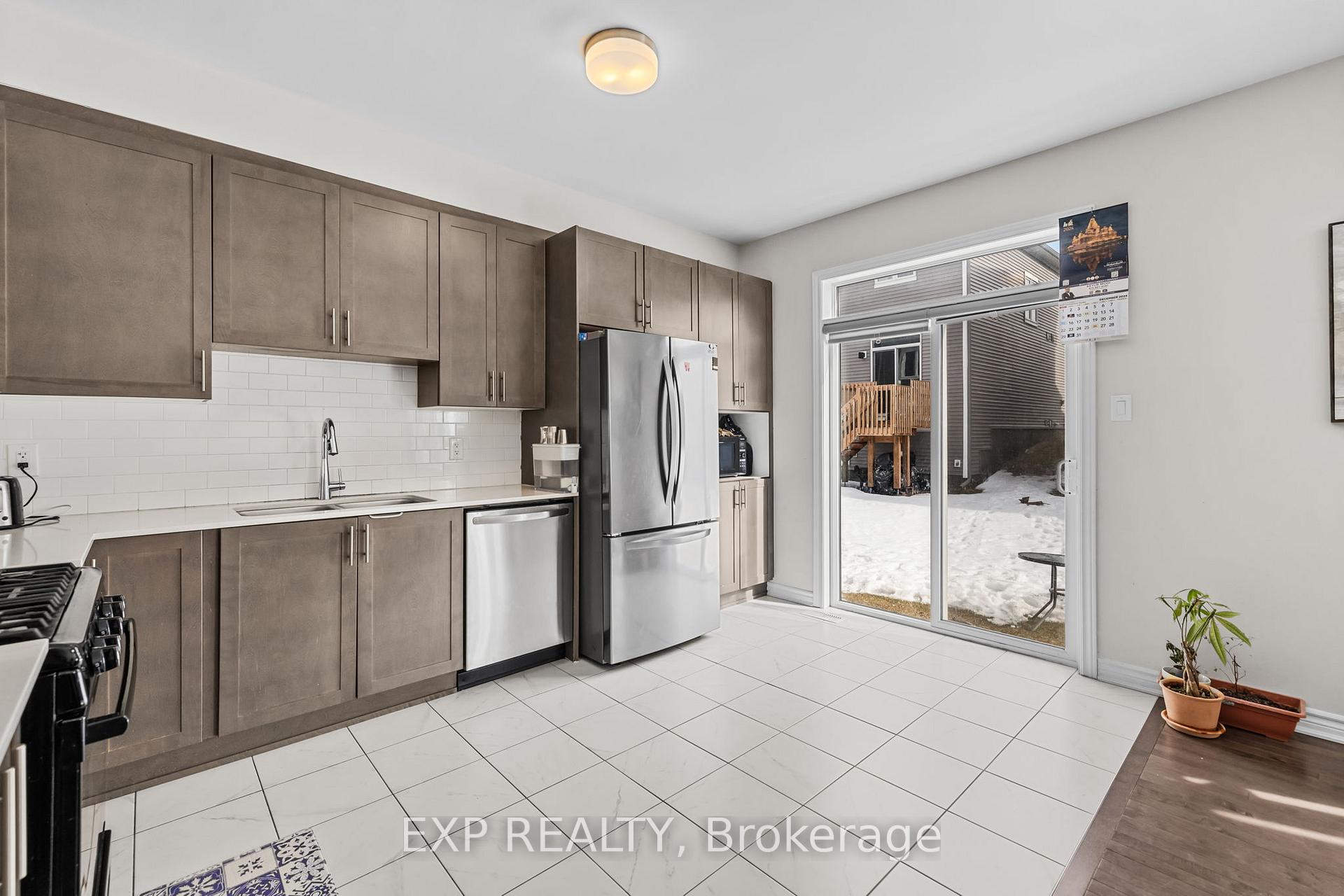 Photo 11 of 229 Appalachian Circle, Ottawa, Barrhaven - Half Moon Bay — HOMEH