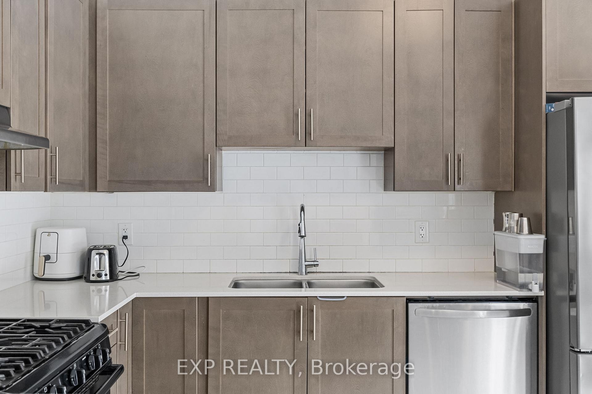 Photo 13 of 229 Appalachian Circle, Ottawa, Barrhaven - Half Moon Bay — HOMEH