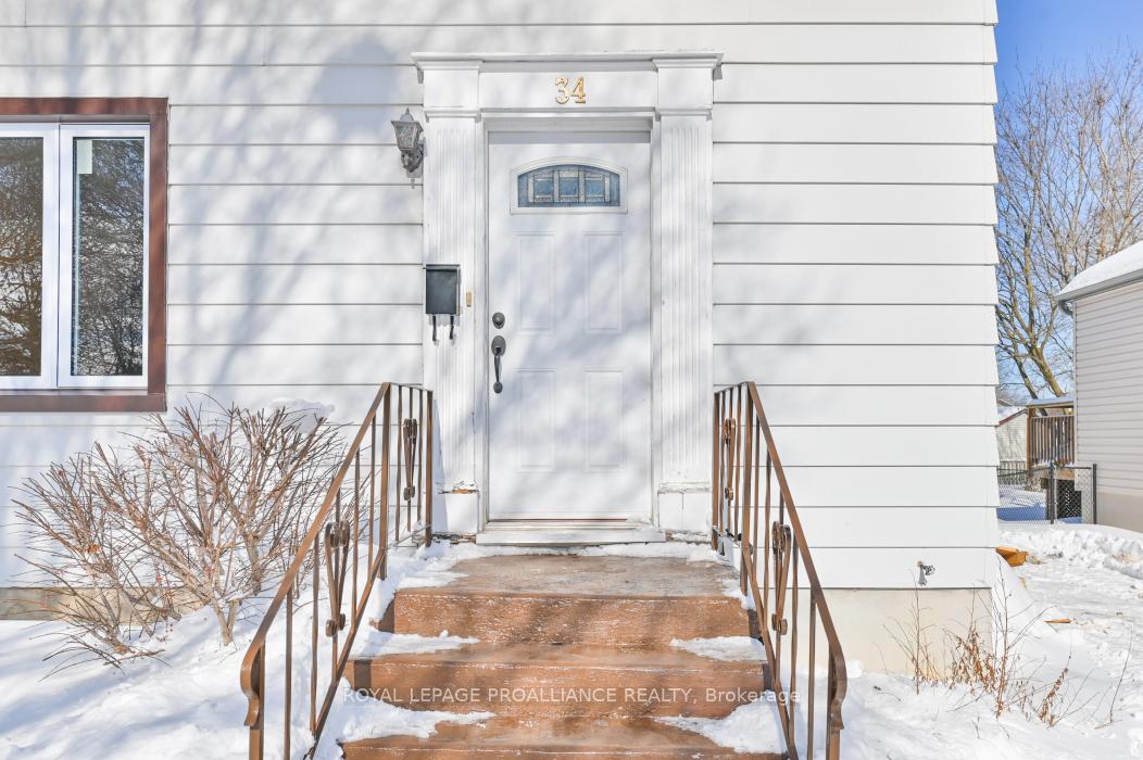 Photo 5 of 34 Lewis Street, Belleville, Belleville Ward — HOMEH