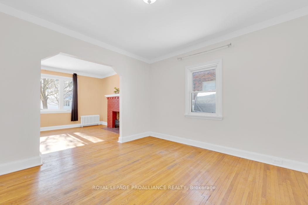 Photo 13 of 34 Lewis Street, Belleville, Belleville Ward — HOMEH