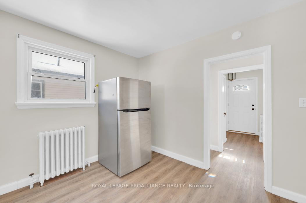 Photo 17 of 34 Lewis Street, Belleville, Belleville Ward — HOMEH