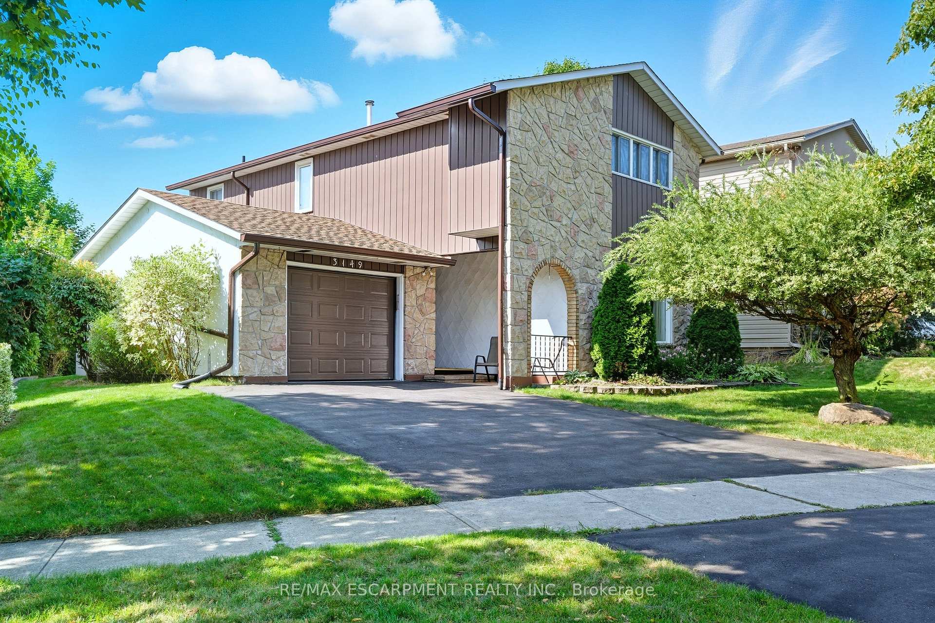 Photo 1 of 3149 Michael Crescent, Burlington, Palmer — HOMEH