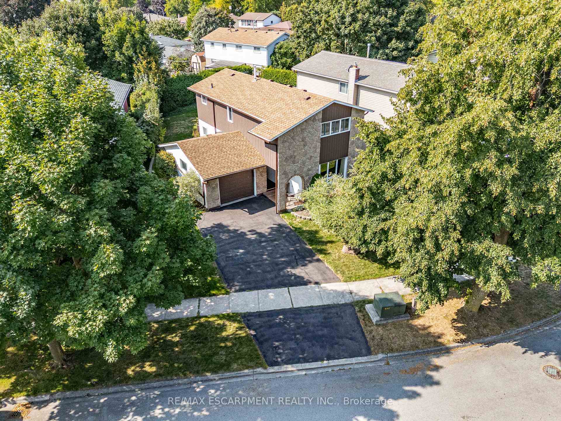 Photo 2 of 3149 Michael Crescent, Burlington, Palmer — HOMEH