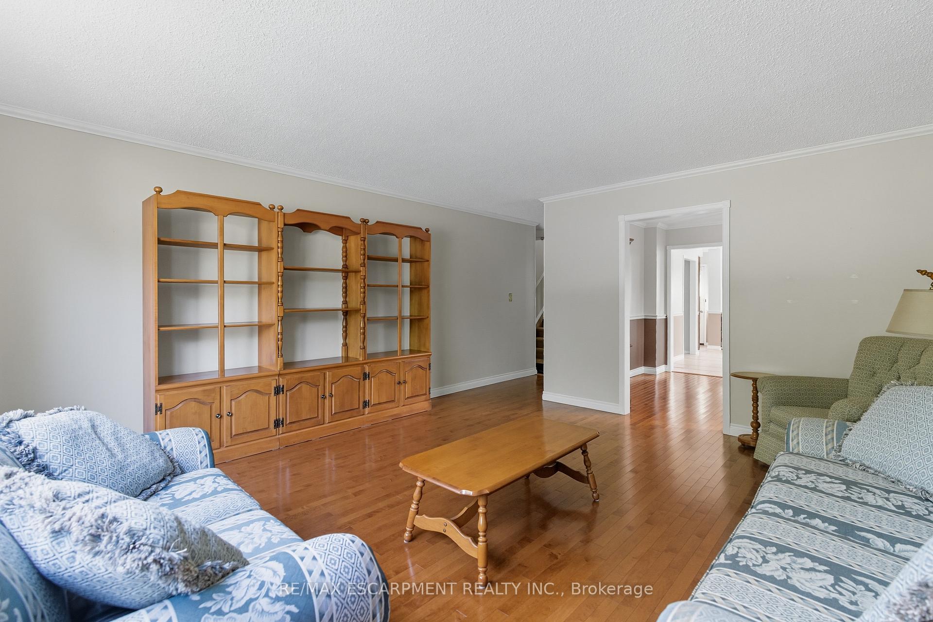 Photo 10 of 3149 Michael Crescent, Burlington, Palmer — HOMEH