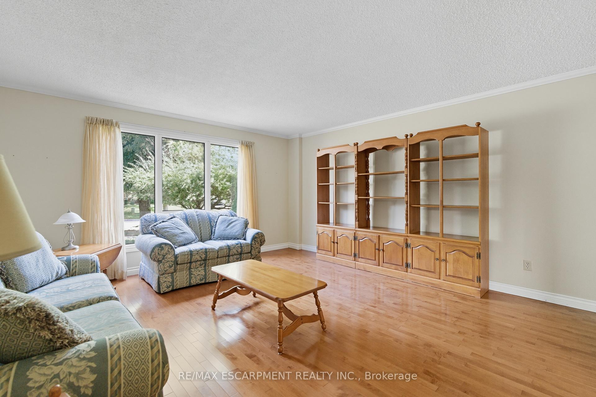 Photo 11 of 3149 Michael Crescent, Burlington, Palmer — HOMEH