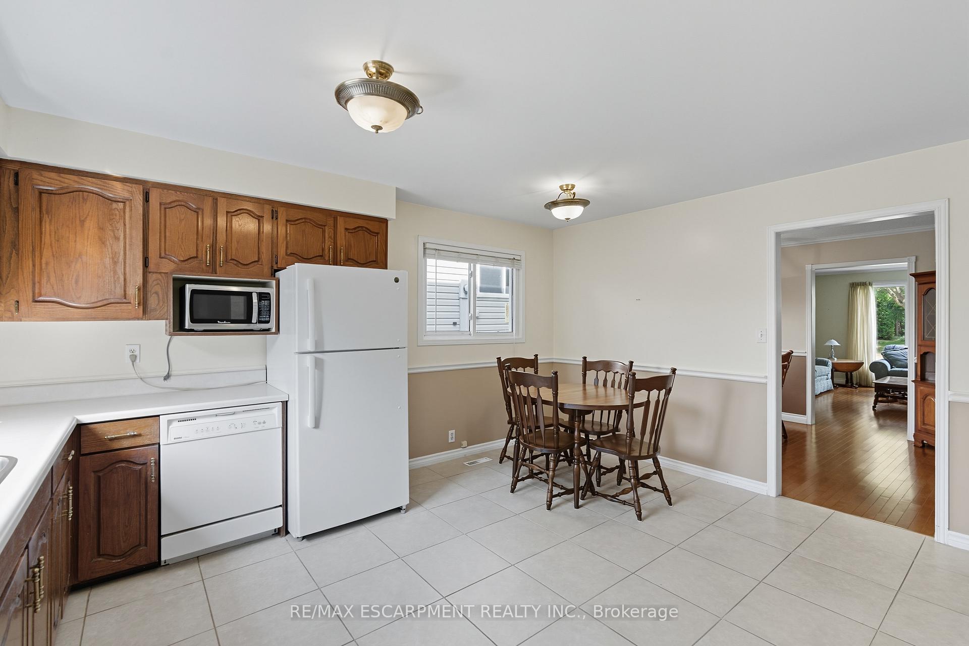 Photo 16 of 3149 Michael Crescent, Burlington, Palmer — HOMEH