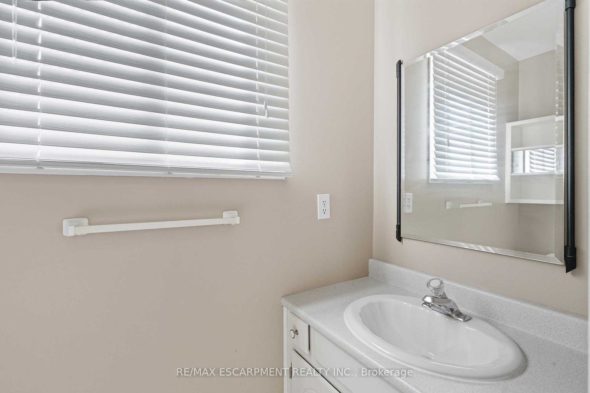 Photo 20 of 3149 Michael Crescent, Burlington, Palmer — HOMEH