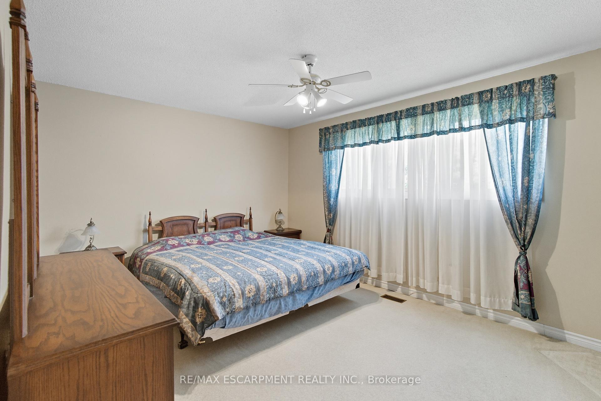 Photo 23 of 3149 Michael Crescent, Burlington, Palmer — HOMEH