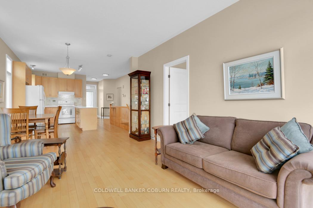 Photo 11 of 206 Bulrush Crescent, Ottawa, Blossom Park/Kemp Park/Findlay Creek — HOMEH