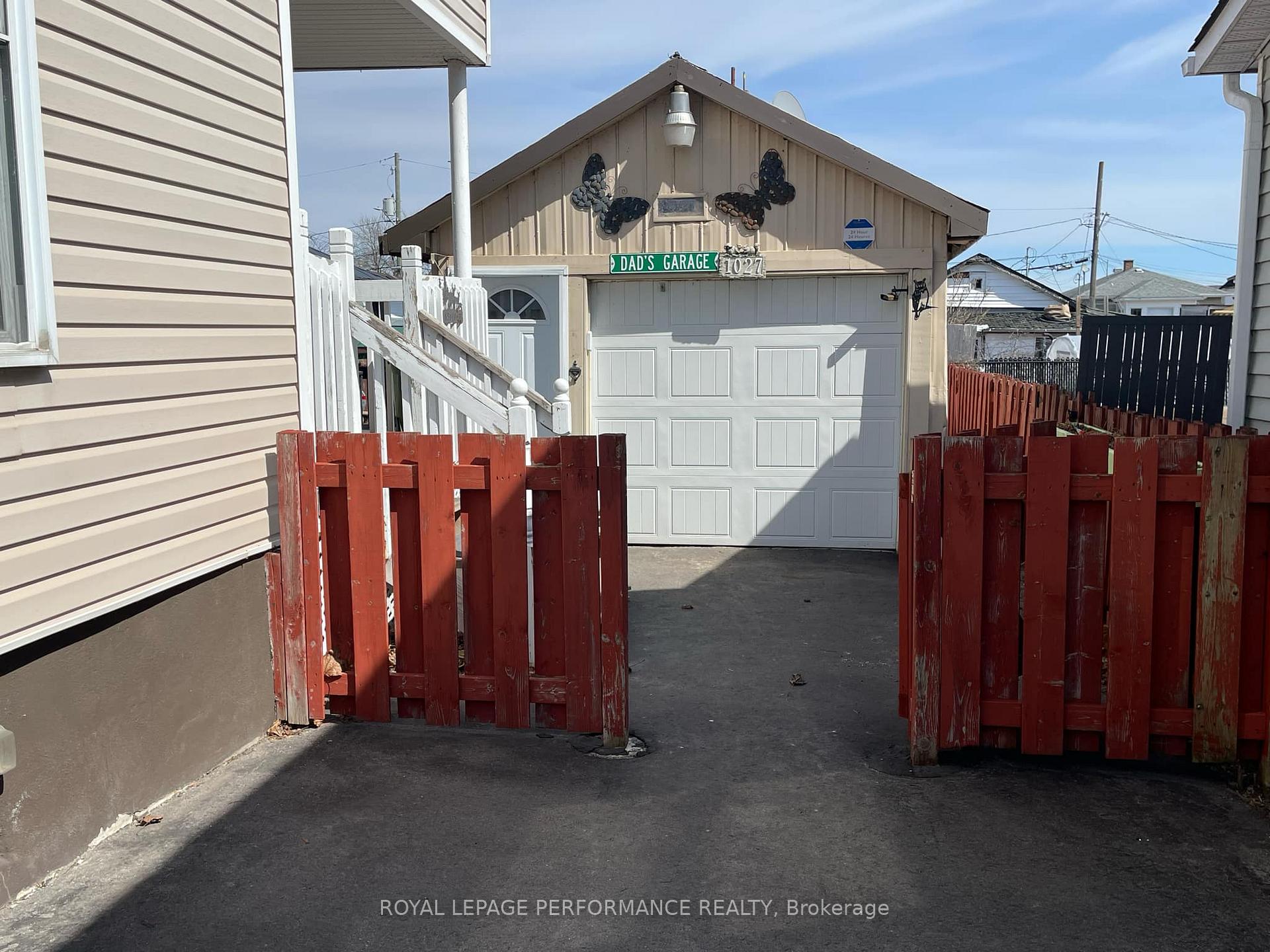 Photo 2 of 1027 Augustus Street W, Cornwall — HOMEH